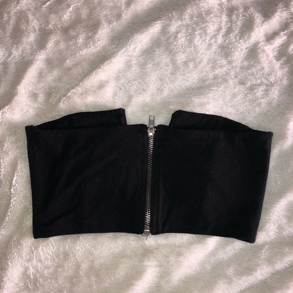 Black structured deep v front crop top with boning - Picture 2 of 5